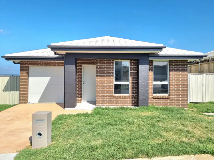 7 Sebring Street, Menangle Park NSW 2563