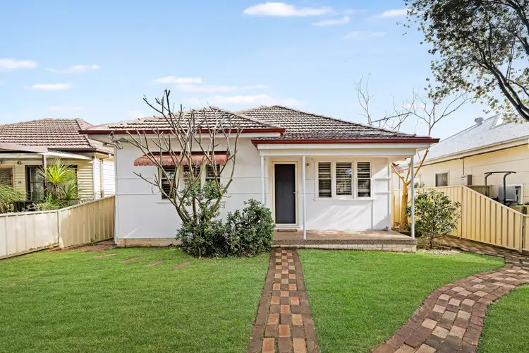 15 Hardy Avenue, Riverwood NSW 2210