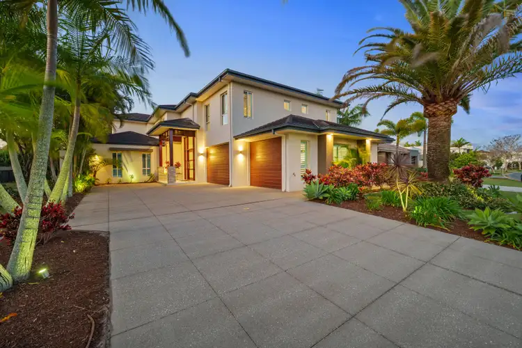 2864 Virginia Drive, Hope Island QLD 4212