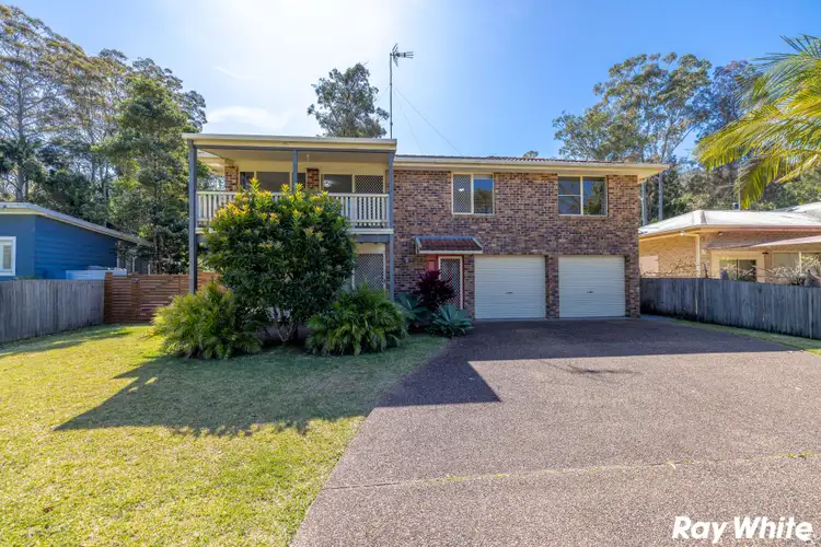 8 The Lakes Way, Tarbuck Bay NSW 2428