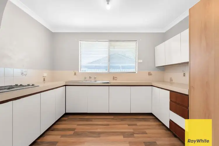 2 Tamarind Crescent, Kelmscott WA 6111