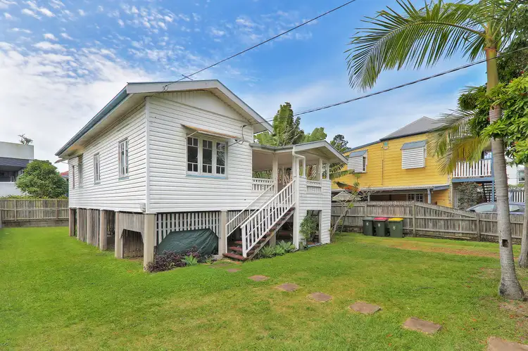 16 Ellis Street, Stones Corner QLD 4120