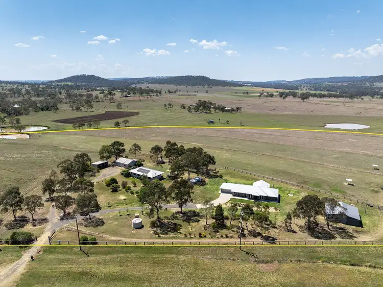 'Karinya' 14149 New England Highway, East Greenmount QLD 4359