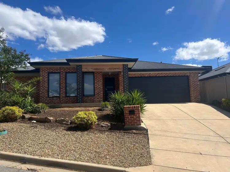 2/19 Exford Loop, Bourkelands NSW 2650