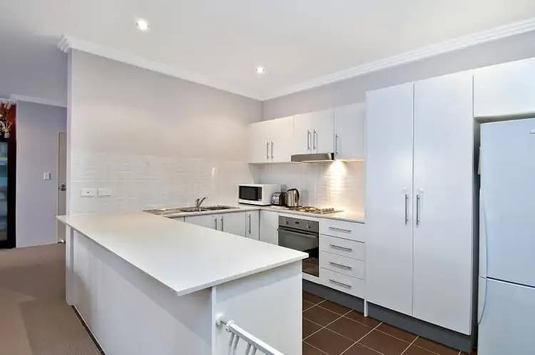 9/11 Stuart Street, Helensburgh NSW 2508