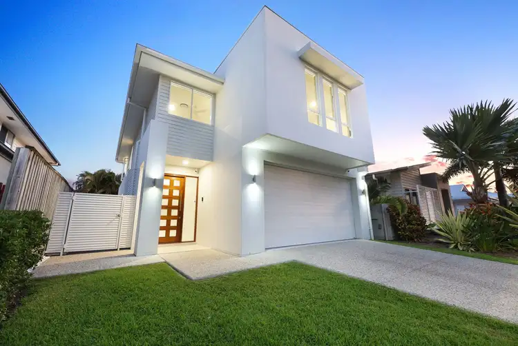 35 Keelson Crescent, Hope Island QLD 4212