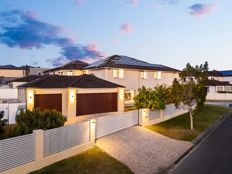 2 Snowbell Close, Stretton QLD 4116
