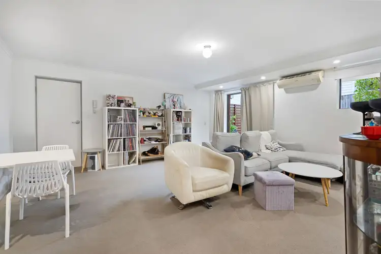 11/3 Curd Street, Greenslopes QLD 4120