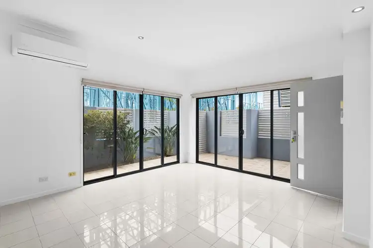 3/30 Depper Street, St Lucia QLD 4067