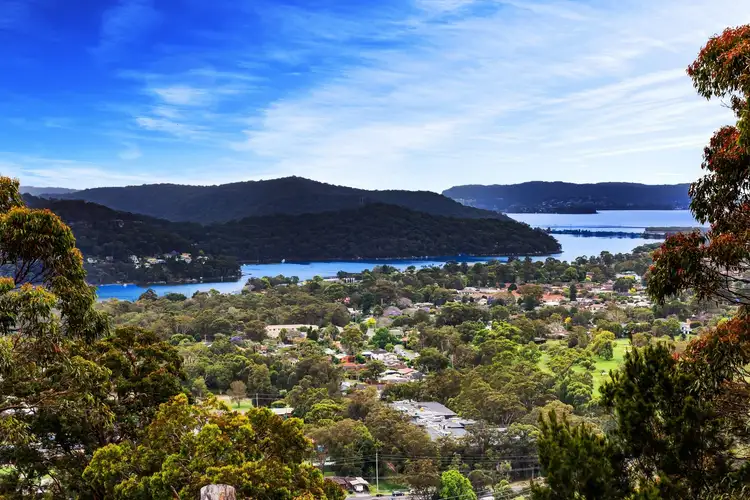 64 Kingsview Drive, Umina Beach NSW 2257