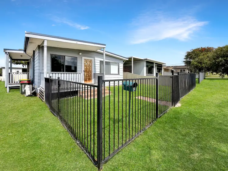 14 Merrendale Avenue, Gorokan NSW 2263