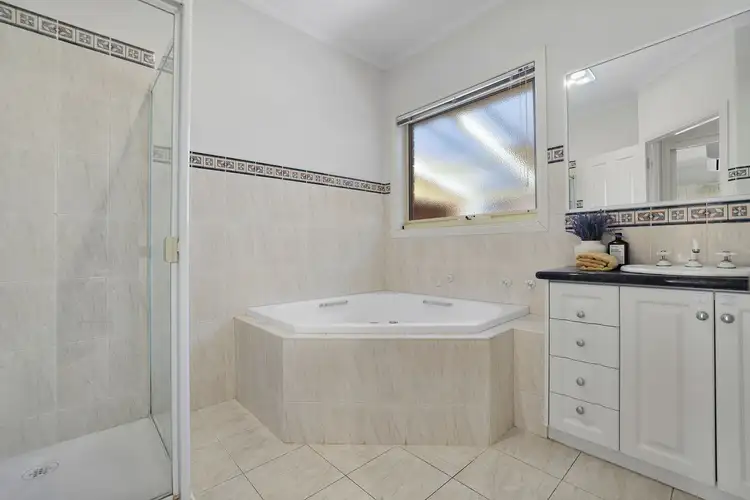Sixth view of Homely house listing, 2/230 Waverley Road, Mount Waverley VIC 3149