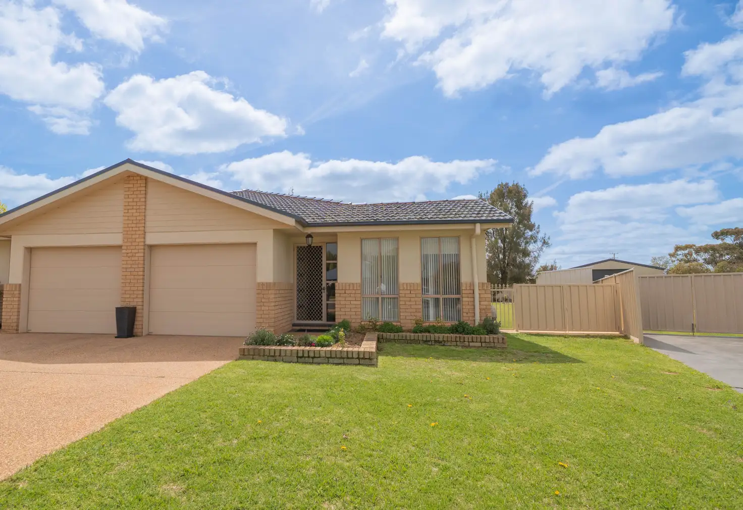 Main view of Homely semi-detached listing, 8B McMillan Place, Forbes NSW 2871
