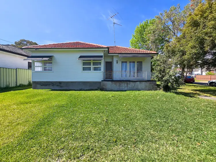 10 Hoddle Avenue, Campbelltown NSW 2560
