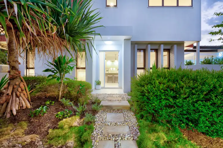 19 Park Lane, Hope Island QLD 4212