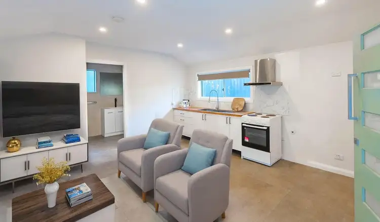 321 North Rocks Road