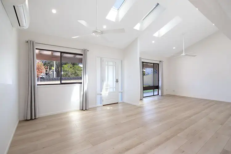 9 Waroon Avenue, Berkeley Vale NSW 2261