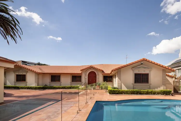 81 Hillside Crescent, Hamilton QLD 4007