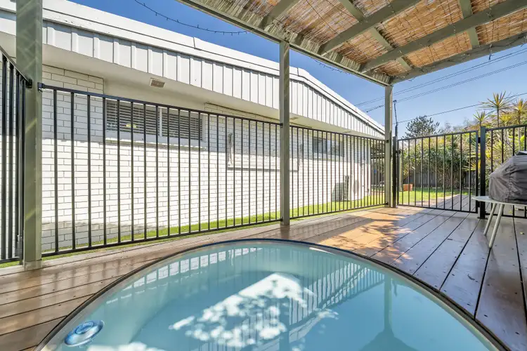 Main view of Homely unit listing, 2/14 Dover Road, Margate QLD 4019