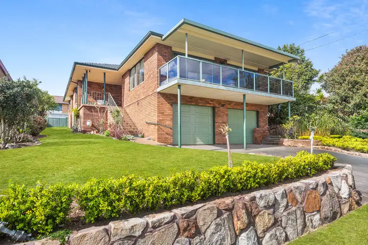 25 Goolagong Circuit, Mount Warrigal NSW 2528