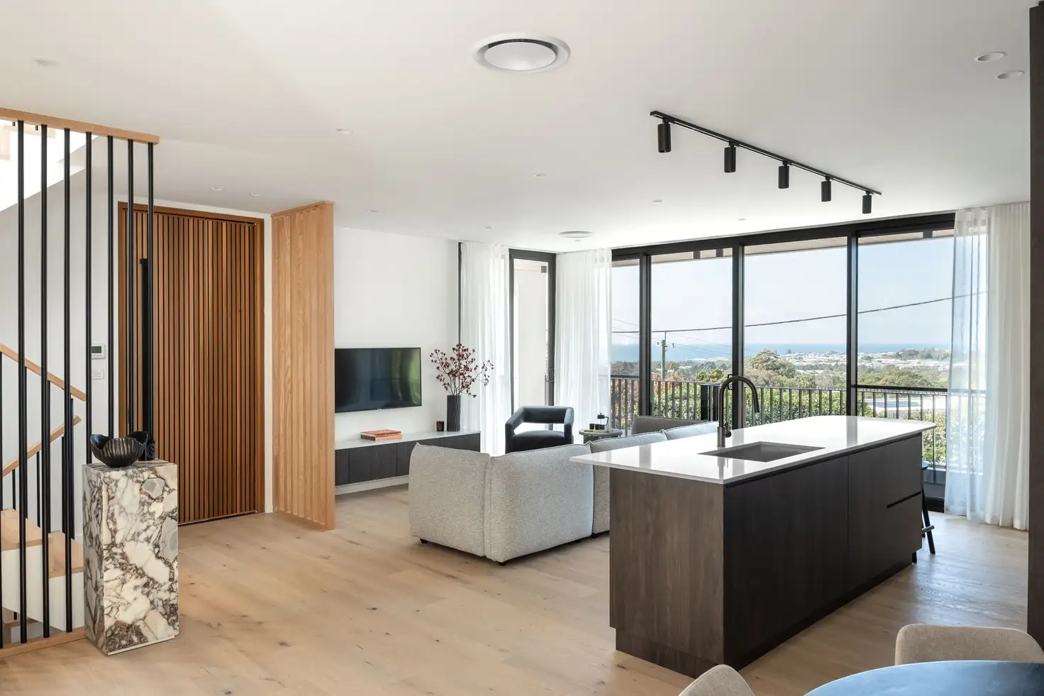 Main view of Homely house listing, 10 Robinsville Crescent, Thirroul NSW 2515