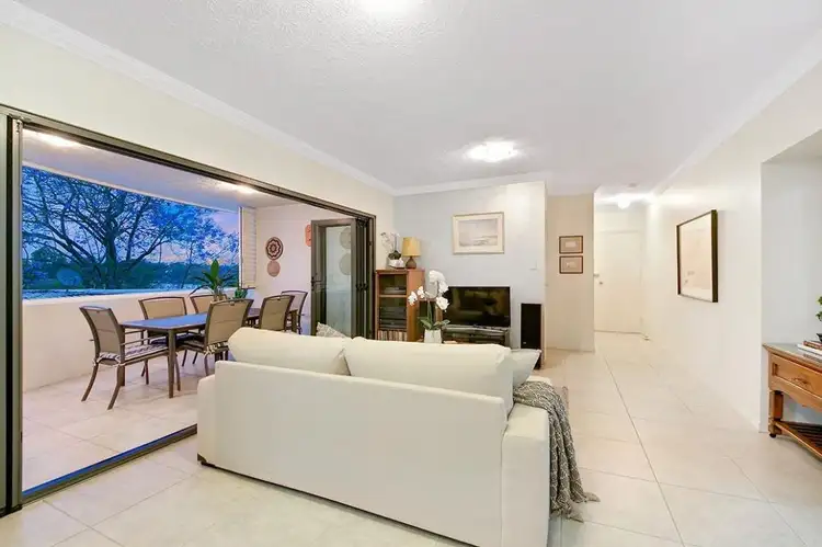 2/52 Foxton Street, Indooroopilly QLD 4068