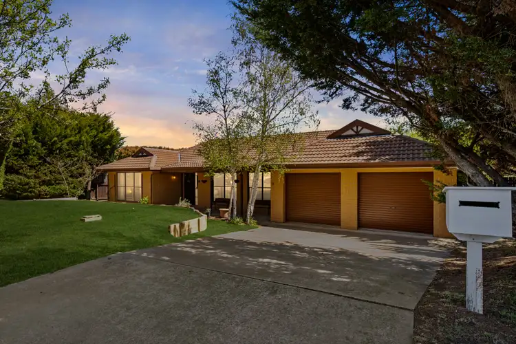 9 Parkview Crescent, Jerrabomberra NSW 2619