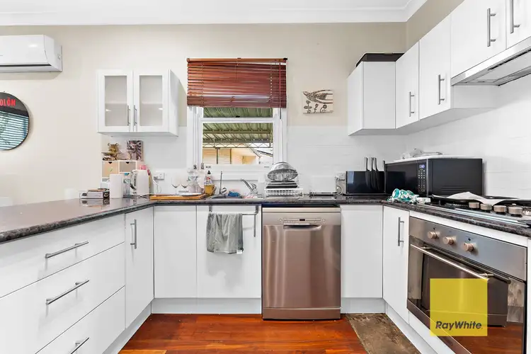 21 Crellin Way, Cloverdale WA 6105