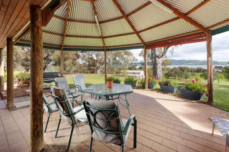 851 Lake Road, Bethanga VIC 3691