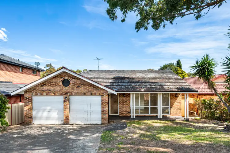 5 Linum Place, Mount Annan NSW 2567