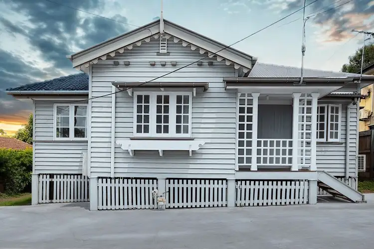 17 Hawken Drive, St Lucia QLD 4067