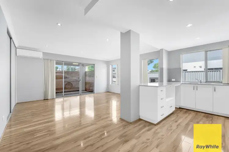 Fourth view of Homely unit listing, 1/336 Belgravia Street, Cloverdale WA 6105
