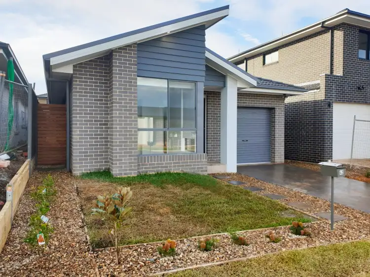 42 Fleece Loop, Oran Park NSW 2570