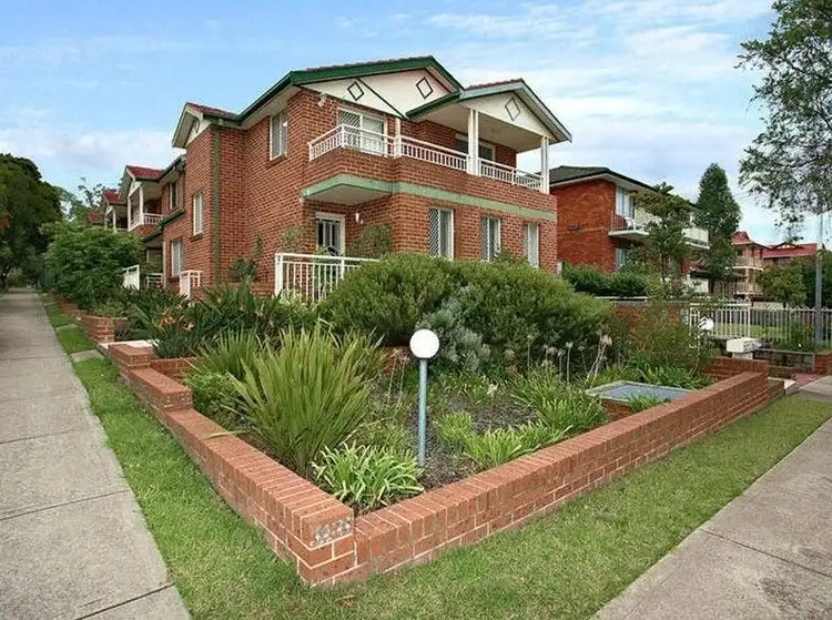 2/28 Graham Road, Narwee NSW 2209
