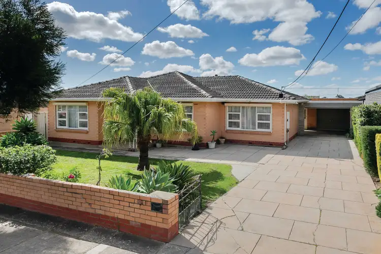 1 Karrawirra Avenue, Rostrevor SA 5073