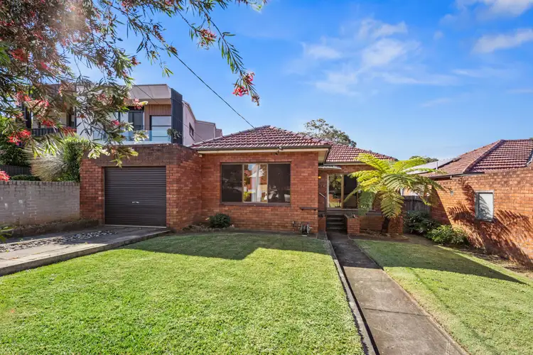 16 Zuttion Avenue, Beverly Hills NSW 2209