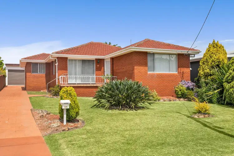 17 Roberts Avenue, Barrack Heights NSW 2528