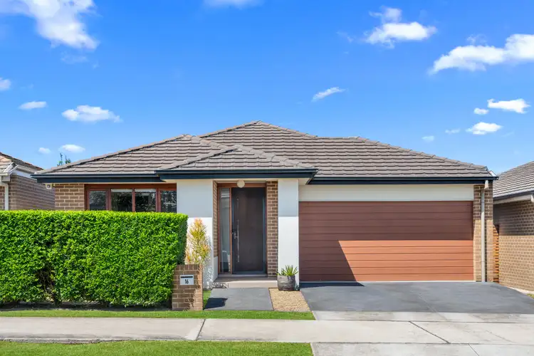 16 Illoura Way