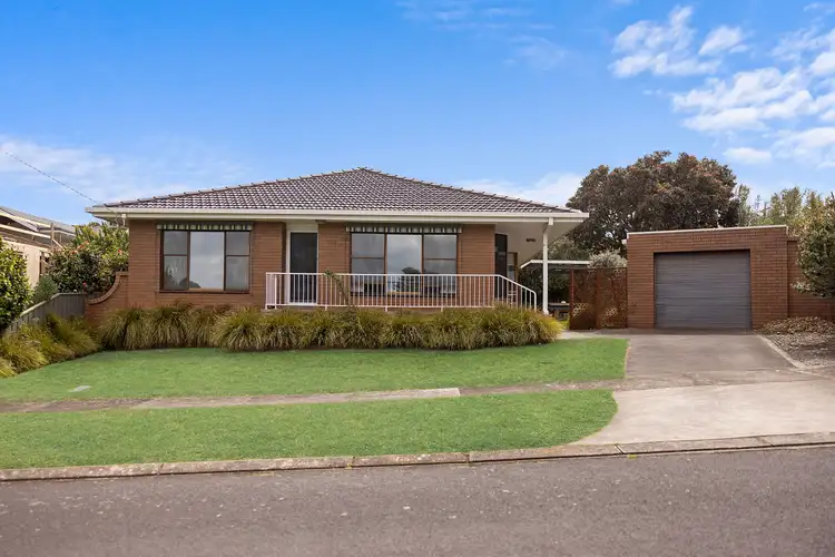19 Shirley Grove, Warrnambool VIC 3280