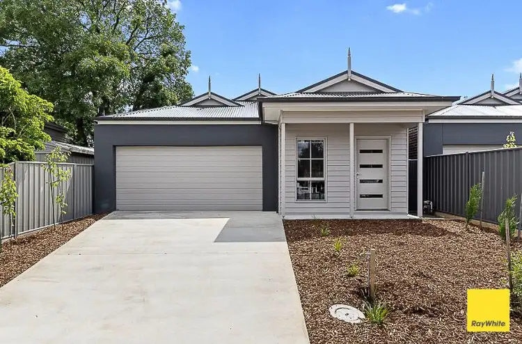 2/18A Macdougall Road, Golden Square VIC 3555