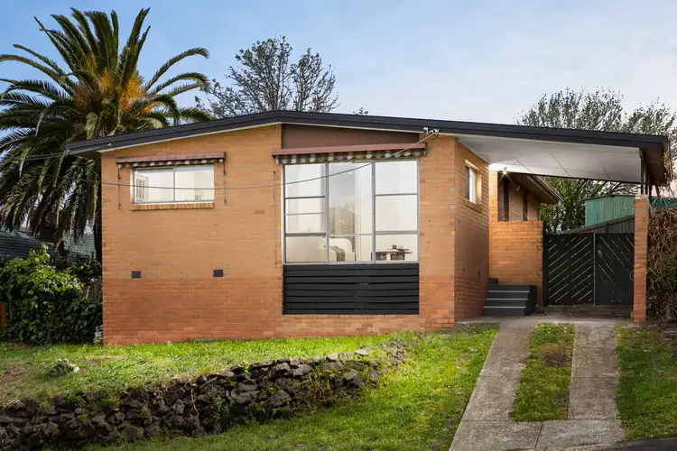 32 Lorraine Crescent