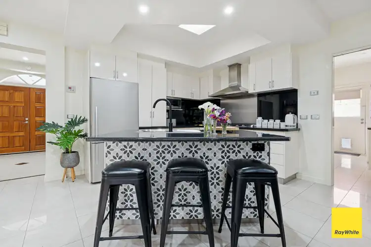 Fifth view of Homely house listing, 7 The Olive Grove, Strathdale VIC 3550