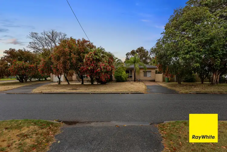 9 Caldecott Street, Thornlie WA 6108