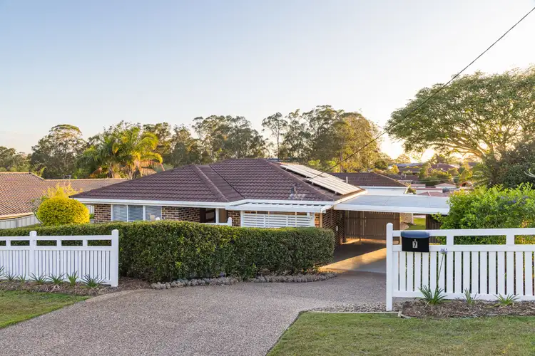 7 Brewster Court, Petrie QLD 4502