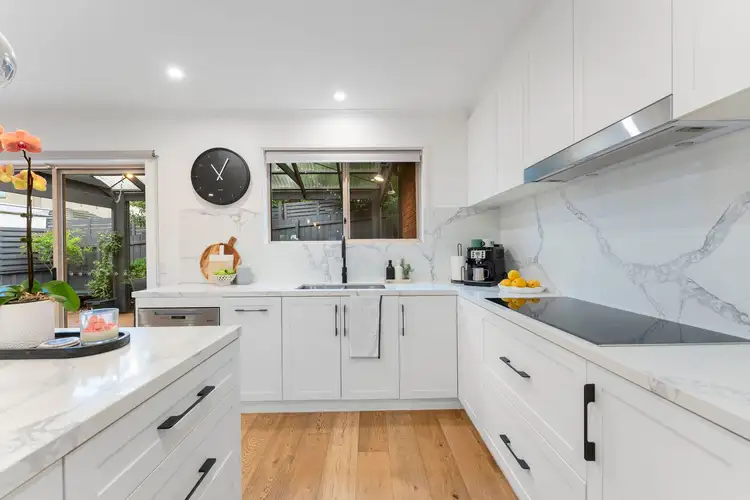 Sixth view of Homely unit listing, 2/24 Jindabyne Avenue, Chadstone VIC 3148