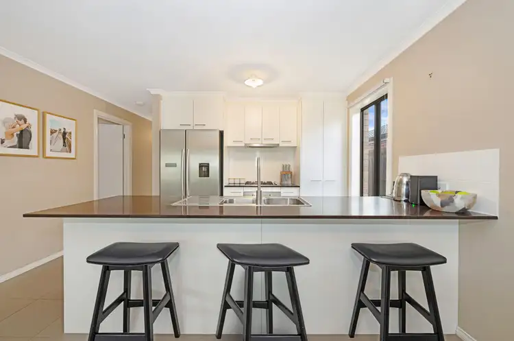 Third view of Homely house listing, 2/8 Martin Place, Warrnambool VIC 3280