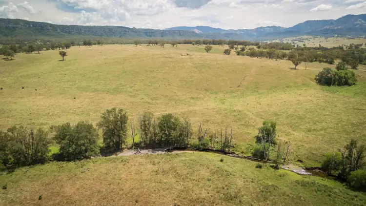 27 Petwyn Vale Road, Wingen NSW 2337