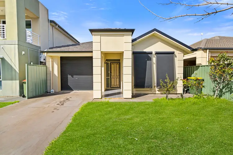 33 Macmillan Avenue, Mawson Lakes SA 5095