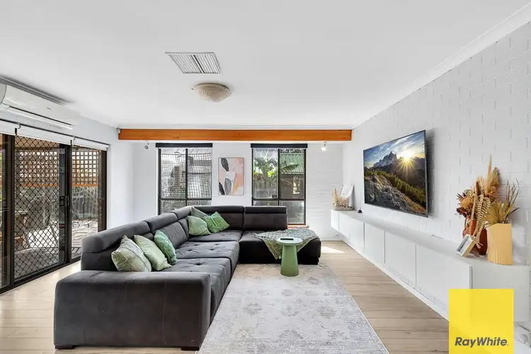 6 Empire Way, Thornlie WA 6108