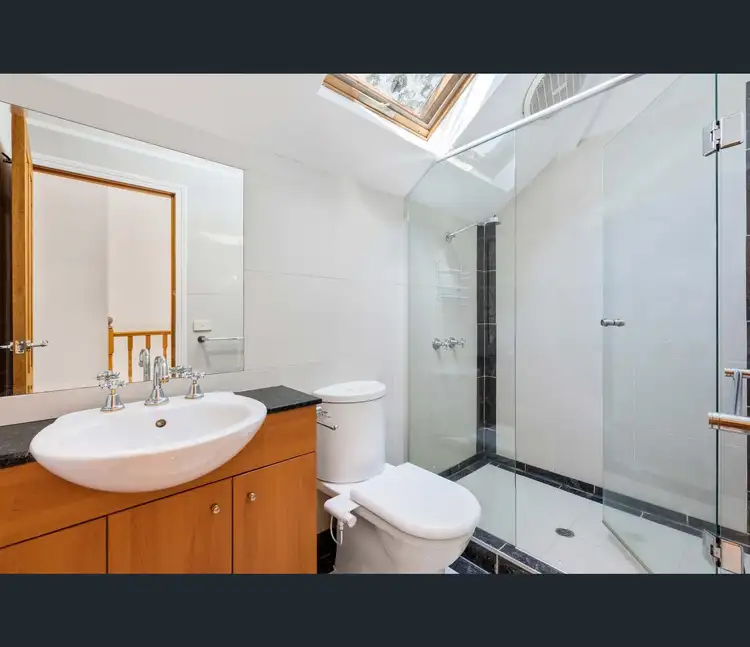 Fifth view of Homely house listing, 2/434 Waverley Road, Mount Waverley VIC 3149